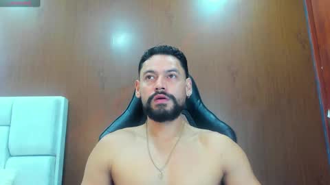 DerryBigger CM online show from November 2025 02:07:02 PM