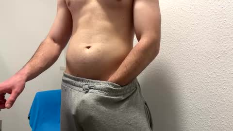 Snapshot of dertom_xxx chatting on February 2026 03:53:01 PM Tom online show from February 2026 03:53:01 PM