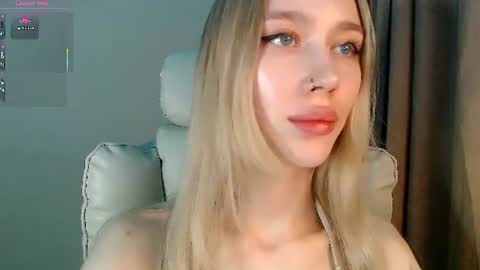 Snapshot of des_ch chatting on July 2026 04:39:33 PM Ari online show from July 2026 04:39:33 PM