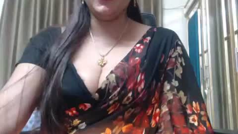 Snapshot of desimaisa130 chatting on December 2024 07:28:01 PM Maisa online show from December 2024 07:28:01 PM