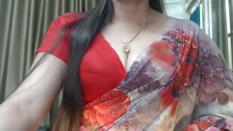 Snapshot of desimaisa130 chatting on December 2024 04:17:01 PM Maisa online show from December 2024 04:17:01 PM