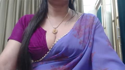 Snapshot of desimaisa130 chatting on December 2024 05:04:02 PM Maisa online show from December 2024 05:04:02 PM