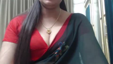 Snapshot of desimaisa130 chatting on December 2024 02:42:02 PM Maisa online show from December 2024 02:42:02 PM