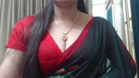 Snapshot of desimaisa130 chatting on December 2024 06:41:02 PM Maisa online show from December 2024 06:41:02 PM