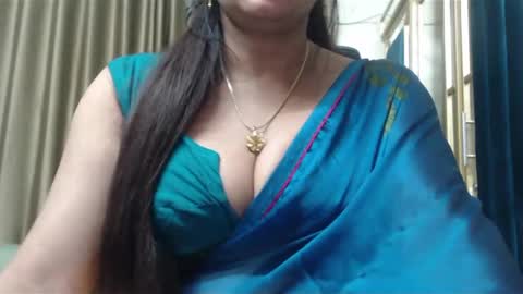 Snapshot of desimaisa130 chatting on December 2024 07:29:02 PM Maisa online show from December 2024 07:29:02 PM