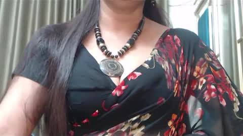 Snapshot of desimaisa130 chatting on December 2024 04:46:02 PM Maisa online show from December 2024 04:46:02 PM