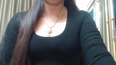 Snapshot of desimaisa130 chatting on January 2025 05:48:01 PM Maisa online show from January 2025 05:48:01 PM