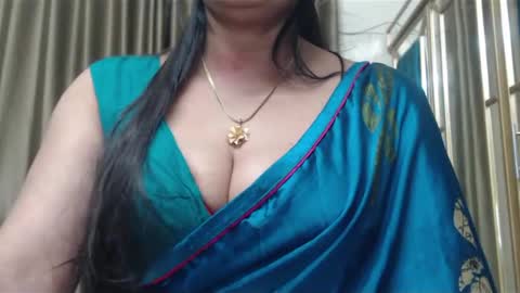 Snapshot of desimaisa130 chatting on February 2025 09:23:02 PM Maisa online show from February 2025 09:23:02 PM