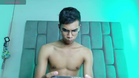 desire4duo online show from April 2026 06:09:01 PM