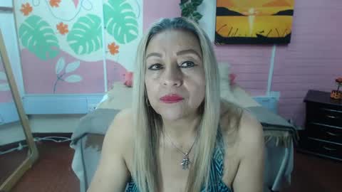 VALERIA online show from October 2025 05:54:02 PM