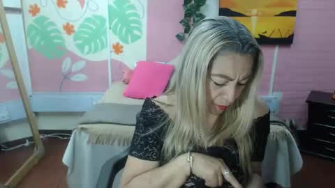 VALERIA online show from October 2025 03:43:01 PM