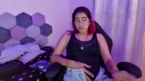 TORI AND MR. BEAR online show from February 2026 06:33:01 PM