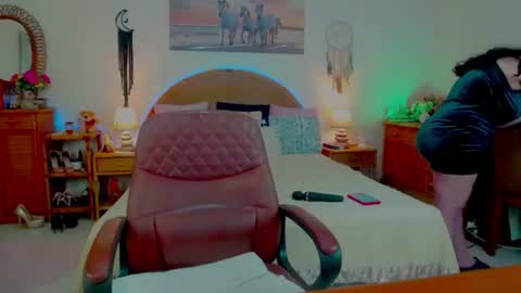 HellenMoon online show from July 2026 08:35:02 AM