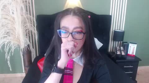 Snapshot of desiring__angel chatting on February 2025 01:55:01 AM Desiring Angel online show from February 2025 01:55:01 AM