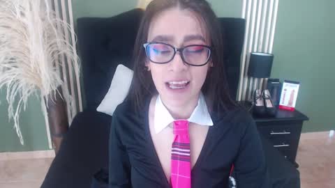 Snapshot of desiring__angel chatting on February 2025 07:57:02 AM Desiring Angel online show from February 2025 07:57:02 AM