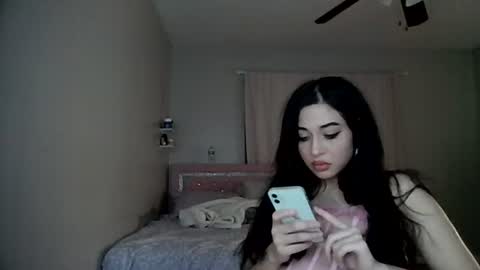 Snapshot of desisweetheart06 chatting on June 2026 05:43:01 AM Desi Sweetheart online show from June 2026 05:43:01 AM