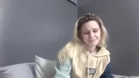 Snapshot of desturbingdetale699 chatting on December 2024 04:33:02 AM desturbingdetale699 online show from December 2024 04:33:02 AM