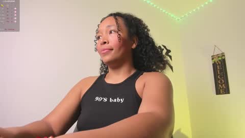 desty_y online show from November 2025 10:38:02 AM