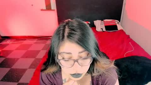 Snapshot of devilfox29 chatting on March 2025 04:37:02 AM  L I NA  online show from March 2025 04:37:02 AM