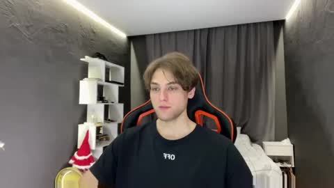 devilnut1 online show from November 2025 05:40:02 AM