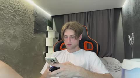 Snapshot of devilnut1 chatting on June 2026 06:01:01 PM devilnut1 online show from June 2026 06:01:01 PM