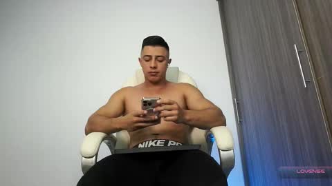 Devin Hunter online show from January 2026 01:00:02 AM