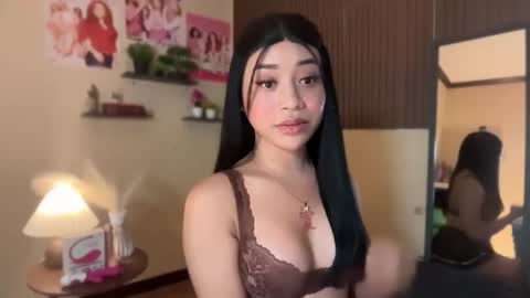 Devine Greyson online show from April 2026 12:09:02 PM