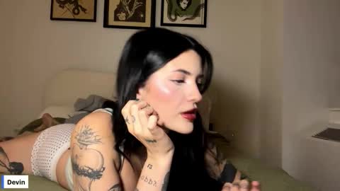 Snapshot of devingodsin chatting on October 2025 11:47:02 PM Devin online show from October 2025 11:47:02 PM