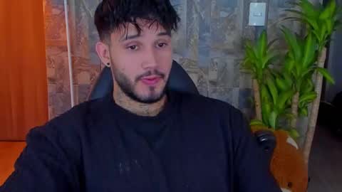 JULIAN online show from November 2025 10:21:02 PM