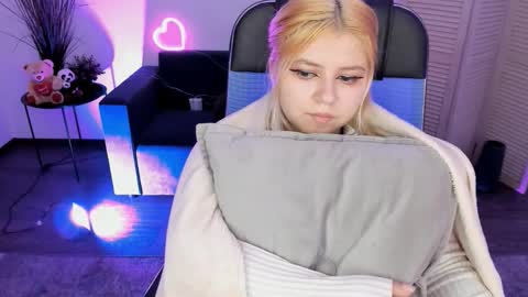 Dia online show from November 2025 11:59:01 PM