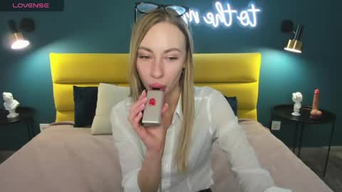 Snapshot of diana_garrett chatting on May 2026 08:54:02 AM Diana online show from May 2026 08:54:02 AM