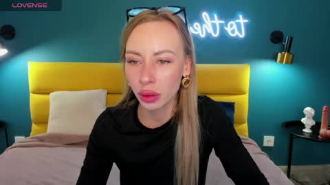 Snapshot of diana_garrett chatting on May 2026 08:52:01 AM Diana online show from May 2026 08:52:01 AM