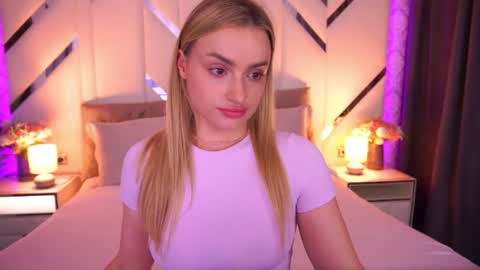 Snapshot of diana_nova chatting on June 2026 12:19:01 PM diana_nova online show from June 2026 12:19:01 PM