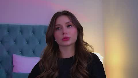 Diana online show from November 2025 06:43:02 PM