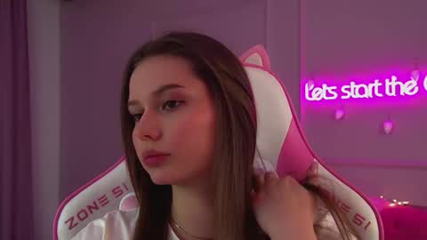 Diana online show from December 2025 12:37:02 AM