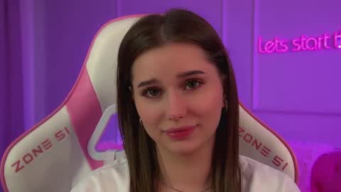 Diana online show from June 2026 02:33:01 PM