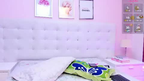 Snapshot of dianasheren chatting on June 2026 10:00:02 PM dianasheren online show from June 2026 10:00:02 PM