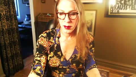 Snapshot of dianeroberts chatting on October 2025 08:39:01 PM Diane Roberts-Tease and Humiliation online show from October 2025 08:39:01 PM
