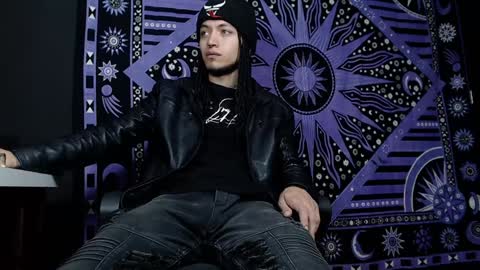 DICAPRIO online show from January 2025 06:23:01 PM