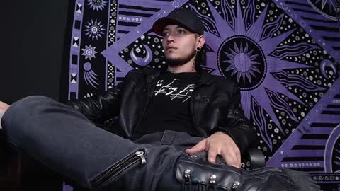 DICAPRIO online show from January 2025 09:29:02 PM