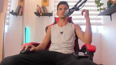 Diego lat online show from October 2025 09:44:01 PM