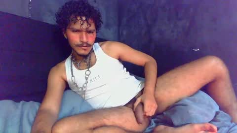 diemond_latinx98 online show from April 2026 05:39:01 PM