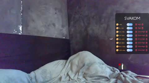 diemond_latinx98 online show from April 2026 02:01:02 PM