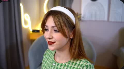 Sophie online show from December 2024 06:16:02 PM