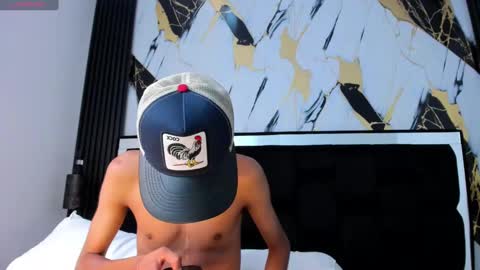 dikey_18 online show from February 2025 11:37:02 PM