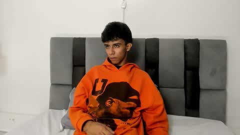 dikey_18 online show from September 2025 11:20:02 PM