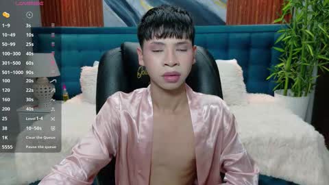  DILAN online show from November 2025 05:35:02 PM