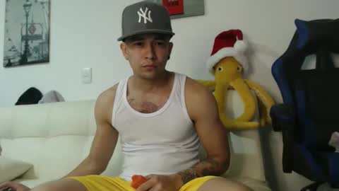Snapshot of dilanxxx8888 chatting on December 2025 03:45:02 AM dilanxxx8888 online show from December 2025 03:45:02 AM
