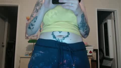 Snapshot of dimepiecexxx chatting on December 2024 05:51:01 AM Sofie online show from December 2024 05:51:01 AM