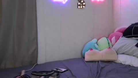 Snapshot of dimepiecexxx chatting on September 2025 12:34:02 AM Sofie online show from September 2025 12:34:02 AM